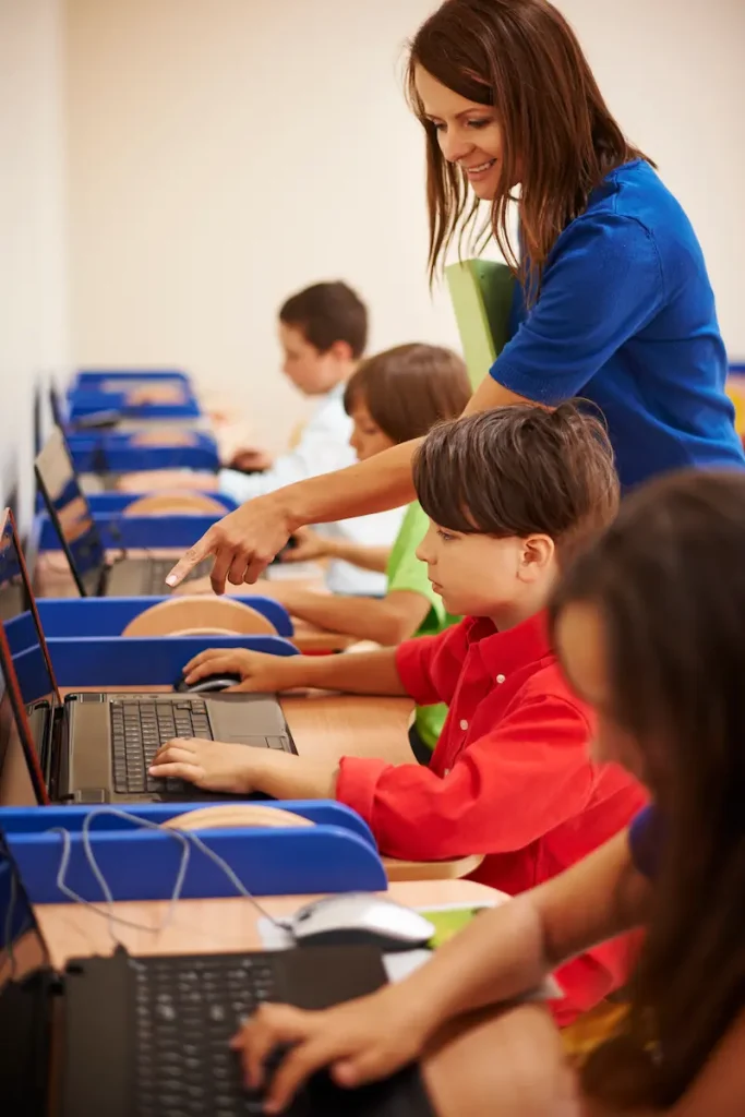 Criação e desenvolvimento de plataformas de formação